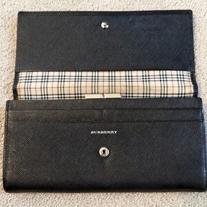 Burberry Black Wallet with Checkered Lining